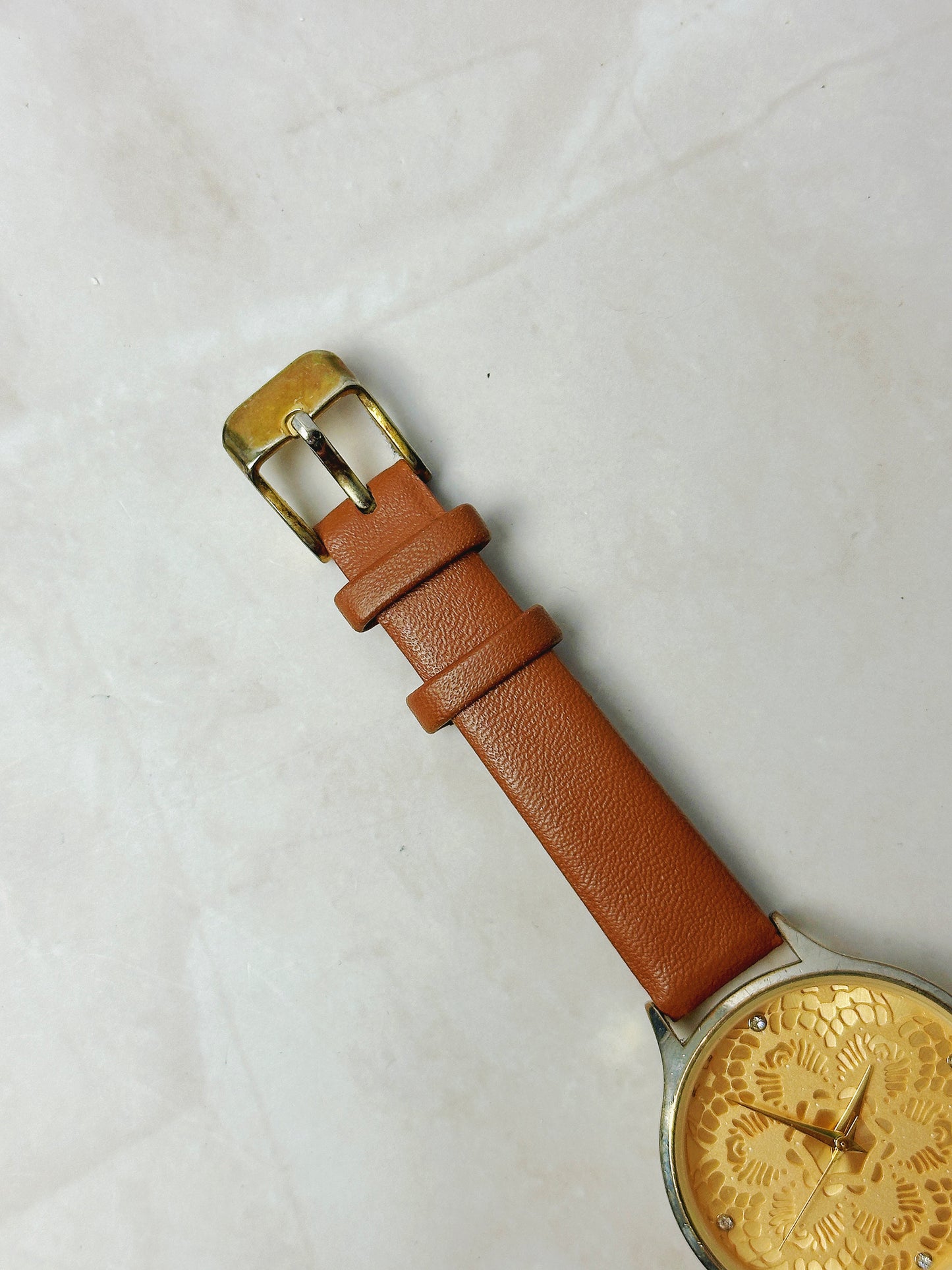 Vintage Floral Pattern Dial Watch – Gold Tone Face – Brown Leather Strap