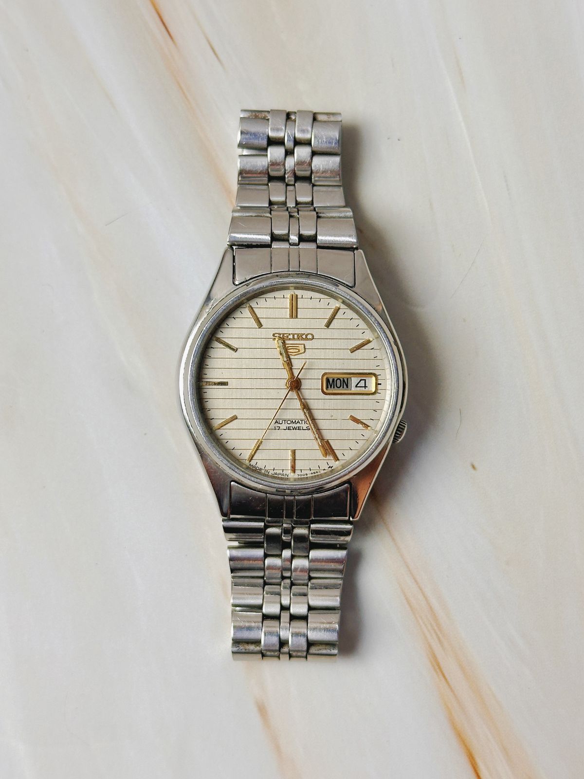 Seiko 5 Automatic Men’s Watch – Day Date – 17 Jewels – Stainless Steel Vintage