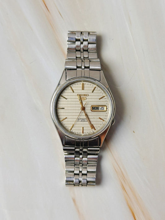 Seiko 5 Automatic Men’s Watch – Day Date – 17 Jewels – Stainless Steel Vintage
