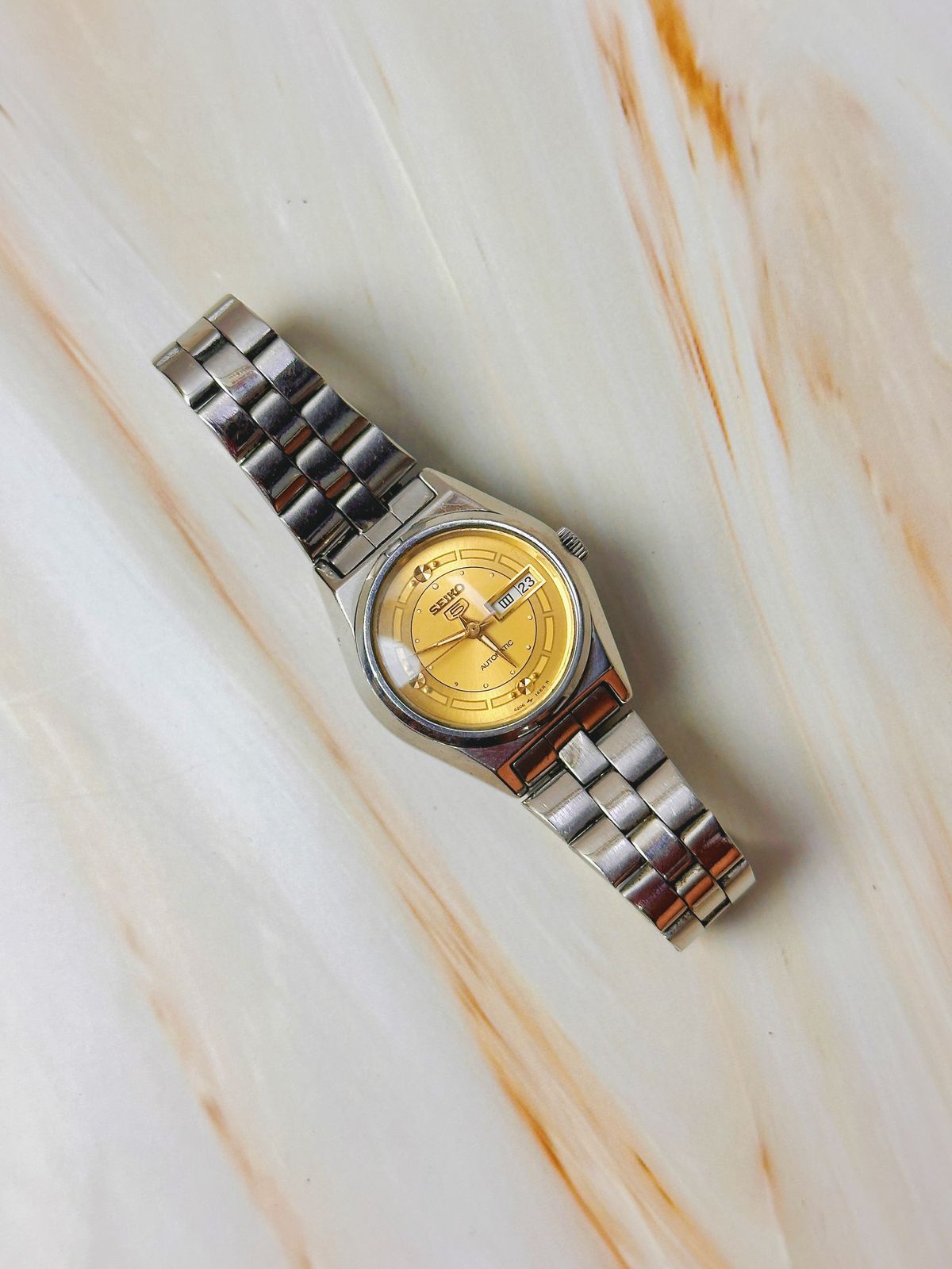 Seiko 5 Automatic Women’s Watch – Gold Dial – Day Date – 17 Jewels – Stainless Steel
