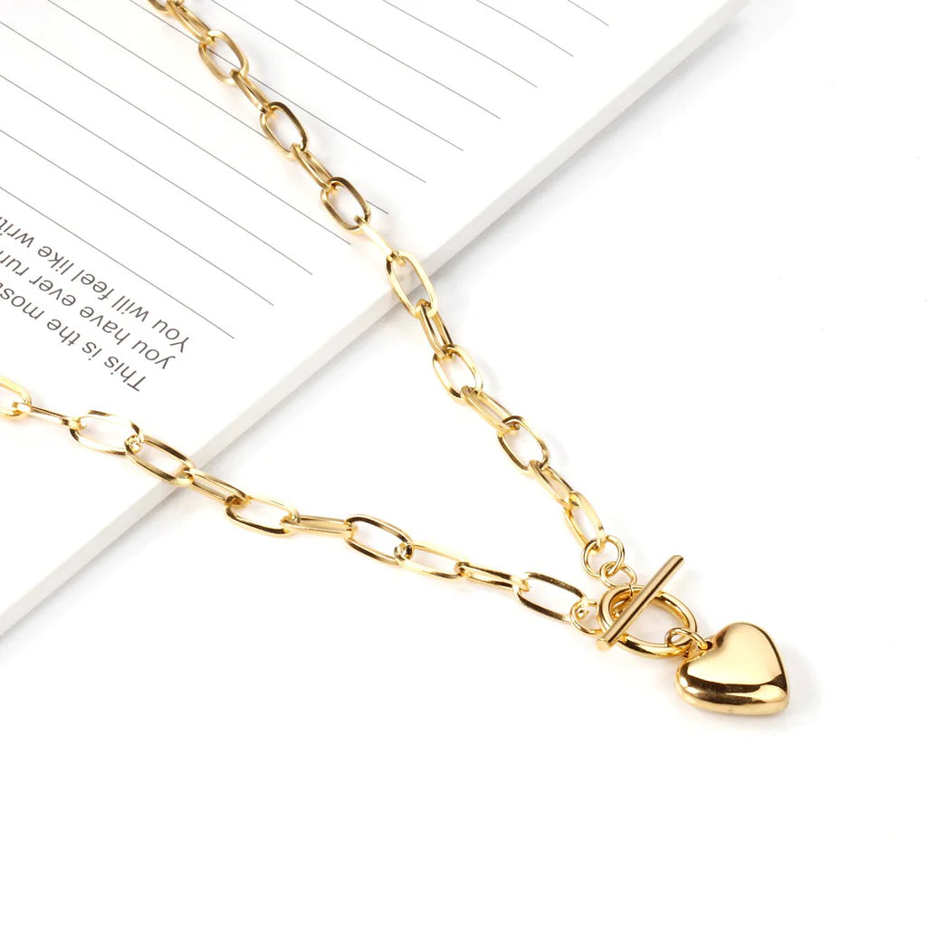 Amoré Toggle Heart Necklace