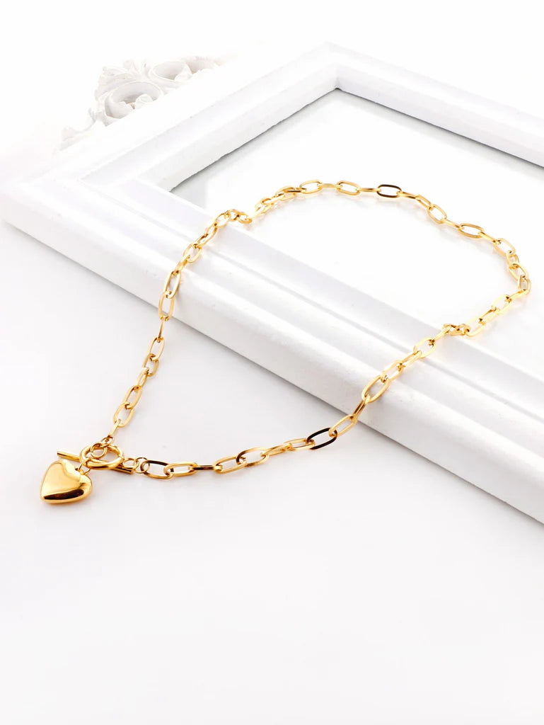 Amoré Toggle Heart Necklace